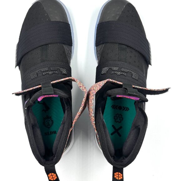Nike LeBron Soldier 10 'Iridescent' - Picture 5 of 15